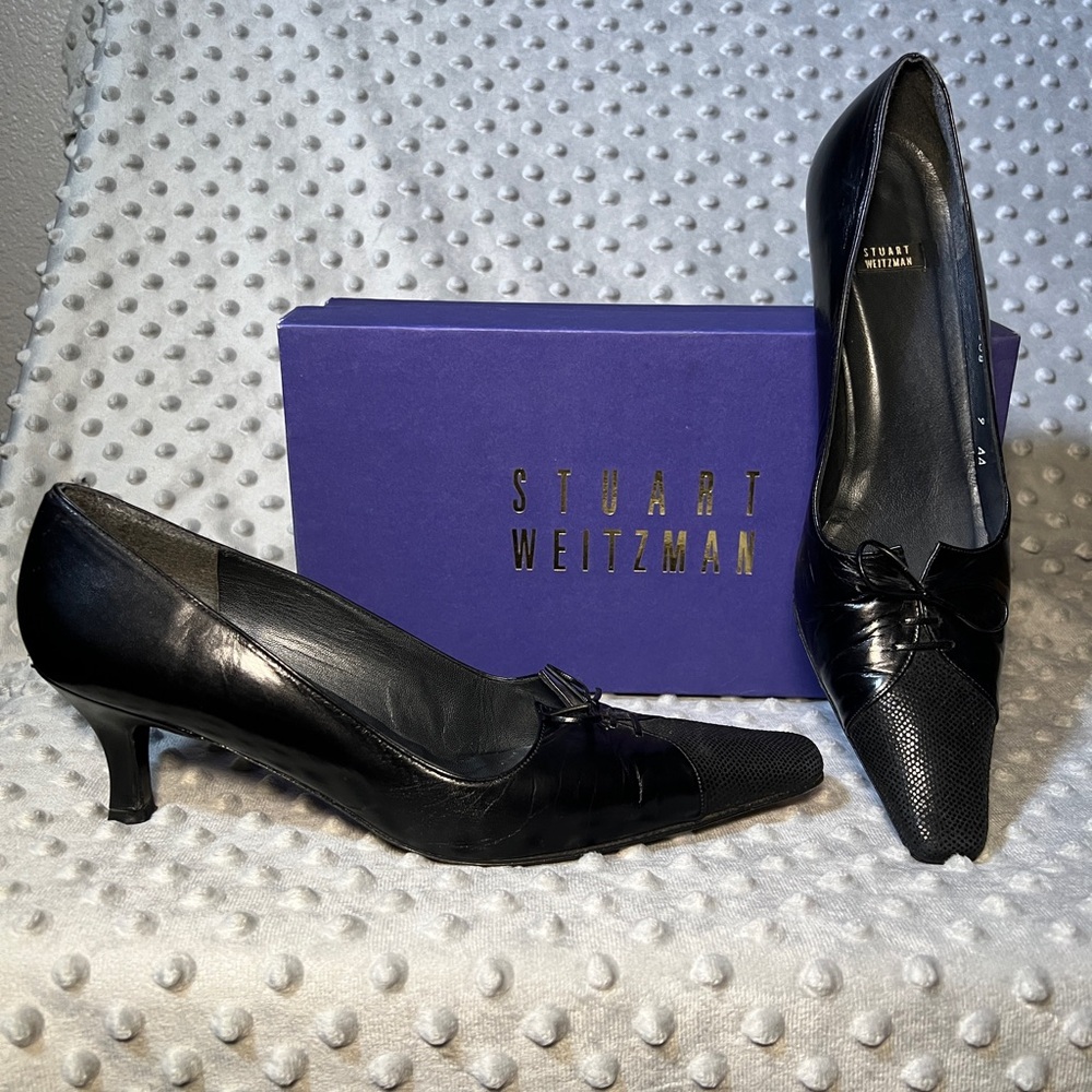 Stuart Weitzman Tidewell Black Leather Heels size 9 with bow accent